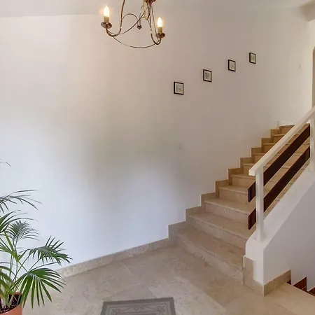 Apartament Mirella *