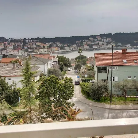 Διαμέρισμα Mirella *